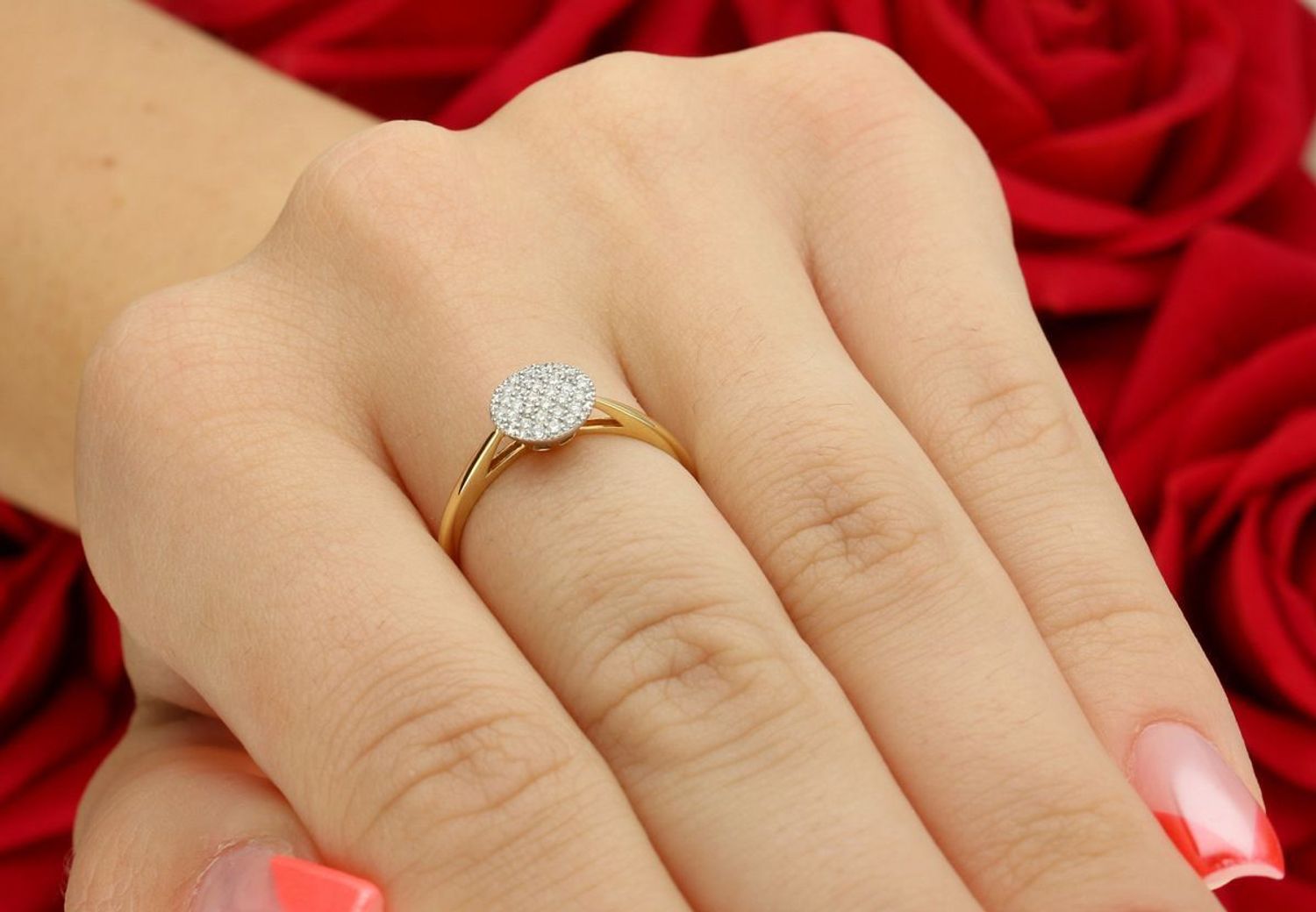 Pierścionek złoty DIAMENT zaręczynowy, d CH491. Pierścionek z trzydziestoma brylantami wielkości 0,14 ct, czystości SI2 oraz barwie H. Piękny pierścionek w kolorze żółtego1.jpg