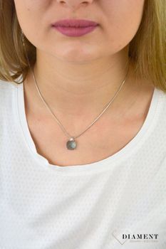 Srebrna zawieszka 925 kwarc dymny CI-PS05548. Gustowna srebrna zawieszka ozdobiona kamieniem syntetycznym jakim jest kwarc dymny. Na prezent. Delikatnie błękitny kamień (3).JPG
