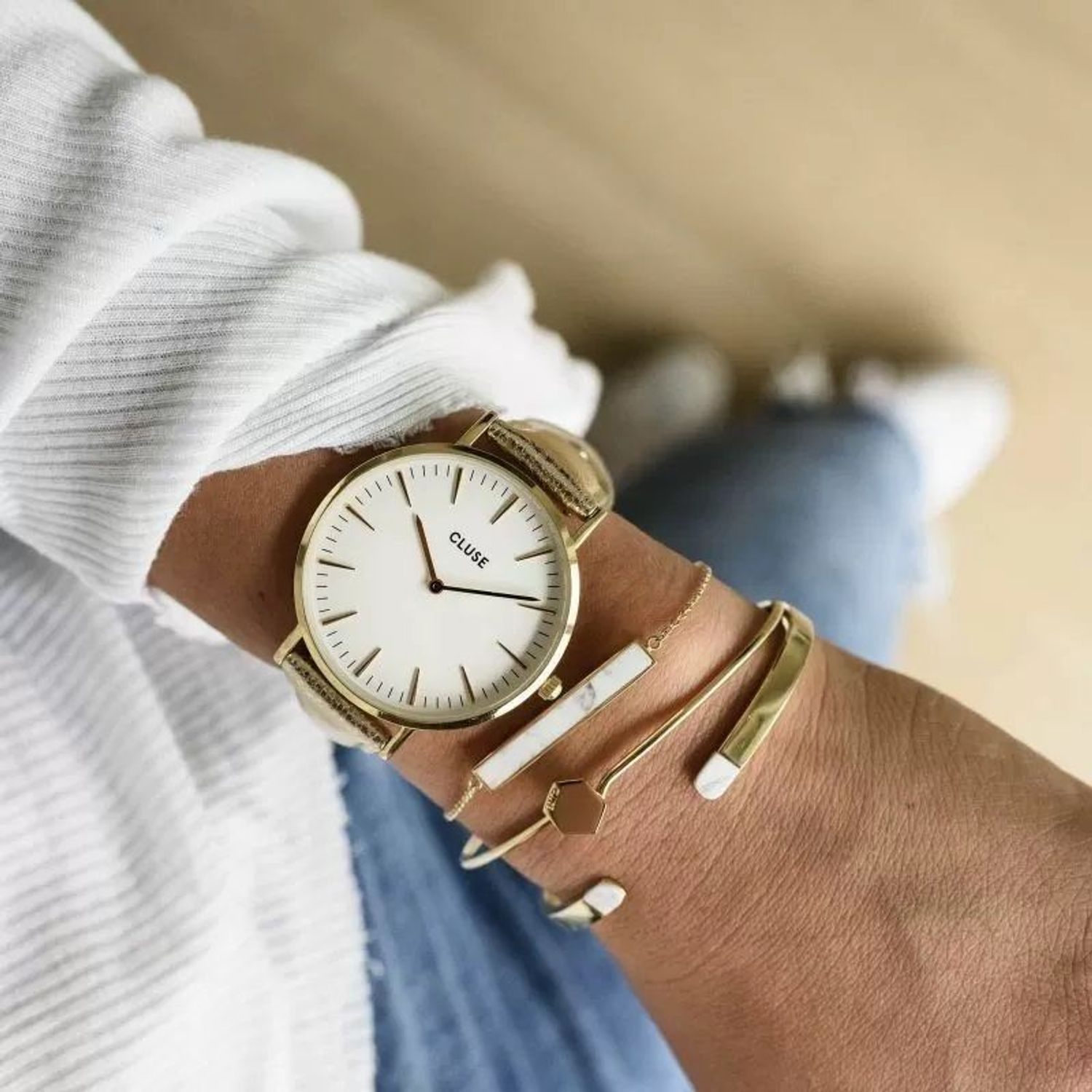 Bransoletka stalowa damska Cluse IDYLLE Marmurek CLJ11012. Modna bransoletka z marmurowym wzorem będzie idealnym prezentem dla ukochanej kobiety. Modowa biżuteria stalowa. Biżuteria Cluse.1.jpg