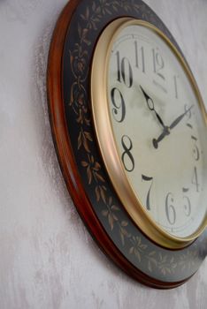 Duży zegar na ścianę drewniany Rhythm 59 cm to piękny bardzo duży zegar ścienny ✓Duże zegary ścienne ✓ Zegary do salonu (1).JPG