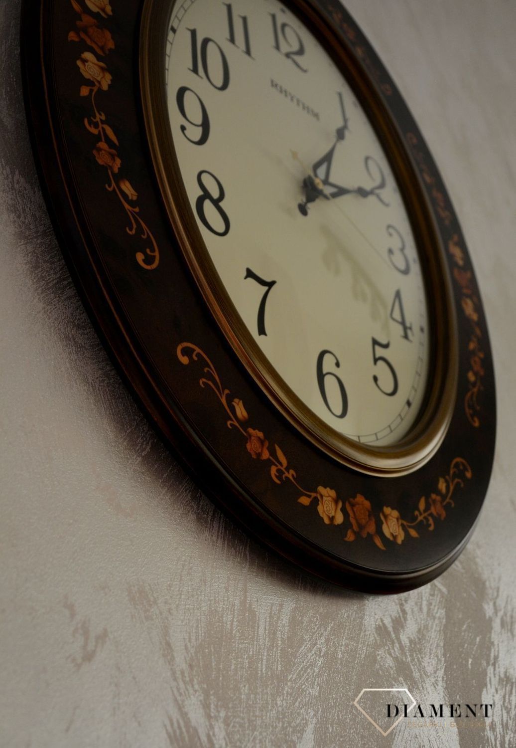 Zegar na ścianę Rhythm drewniany owalny z wzorem CMG298NR06 (2).jpg