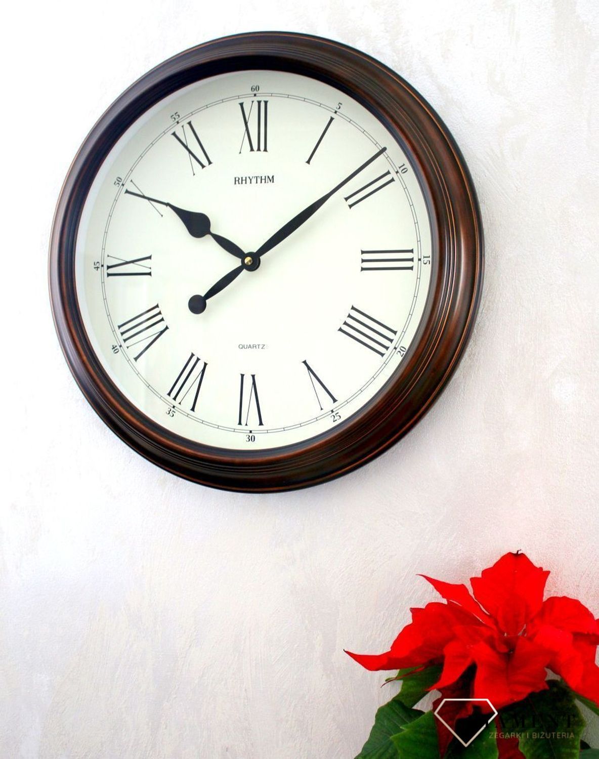Zegar na ścianę drewniany okrągły 47 cm CMG736NR35. Zegar ścienny drewniany japoński RHYTHM CMG736NR35 wyposażony jest w kwarcowy mechanizm, zasilany za pomocą baterii (1).JPG