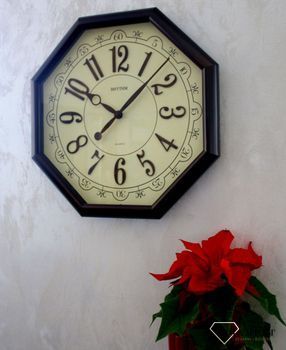 Zegar na ścianę do salonu duży ośmiokąt 48 cm CMG745NR06. Efektowny dekoracyjny zegar na ścianę w kształcie ośmiokąta. Beżowy cyferblat świetnie współgra z cyframi arabskimi i wskazówkami w kolorze brązowym ( (8).JPG