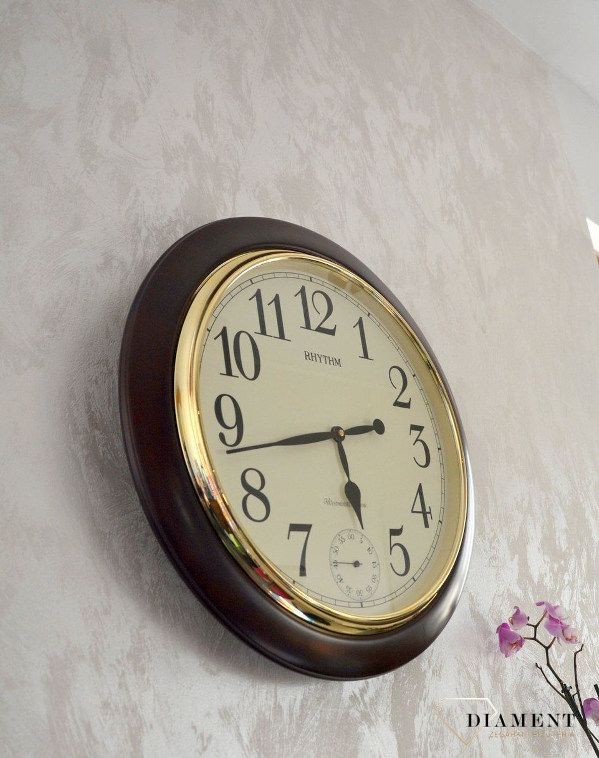 Zegar ścienny drewniany Rhythm melodie, kurant CMH755NR06 🕰 Zegar ścienny do salonu w okrągłej drewnianej obudowie w kolorze orzecha.  (9).JPG