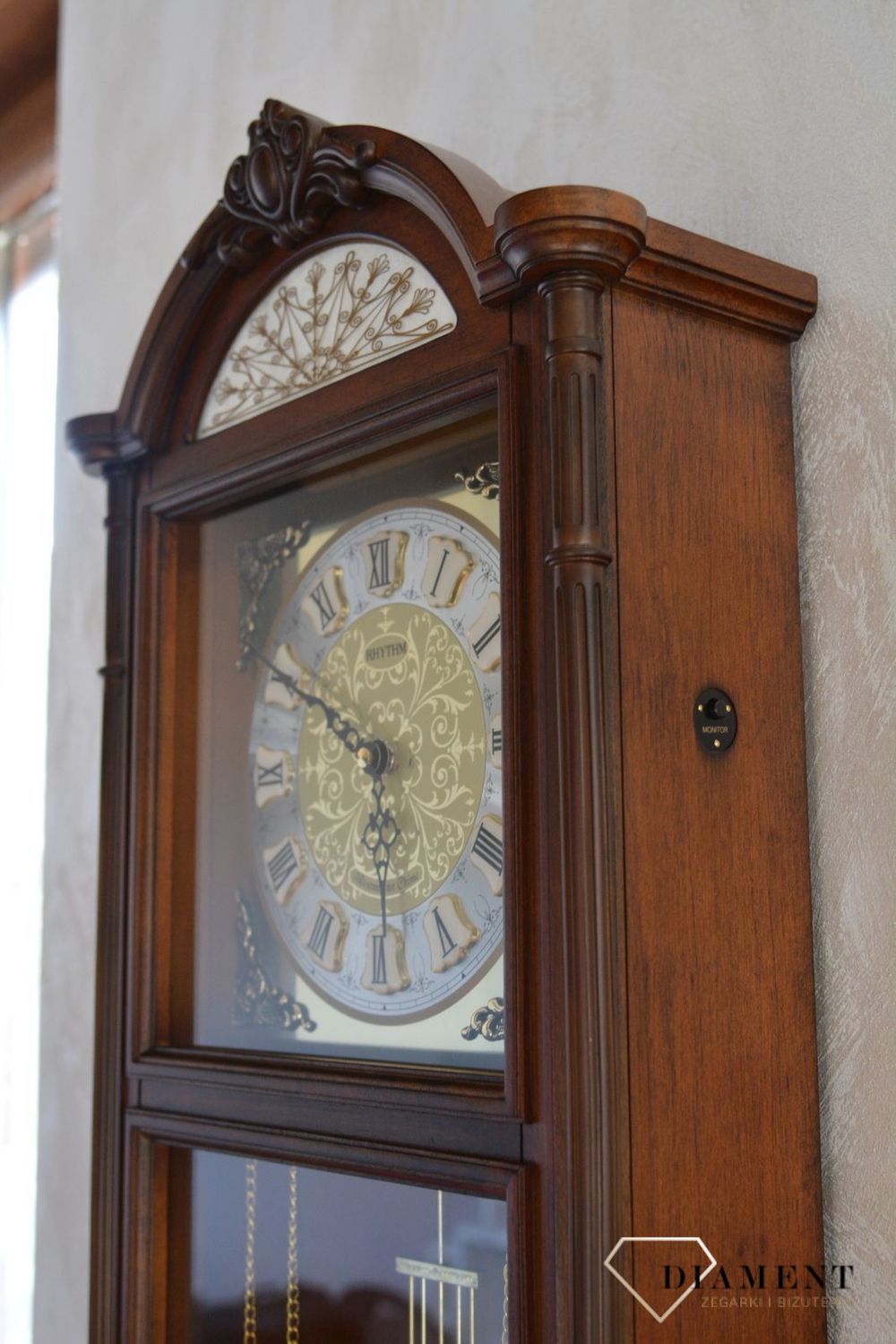 Zegar ścienny drewniany z wahadłem Rhythm CMJ515NR06. Zegar z japońskim mechanizmem. Dwa lata gwarancji. Grawer gratis. Prezent dla rodziców. Zegar ścienny drewniany wiszący (4).JPG