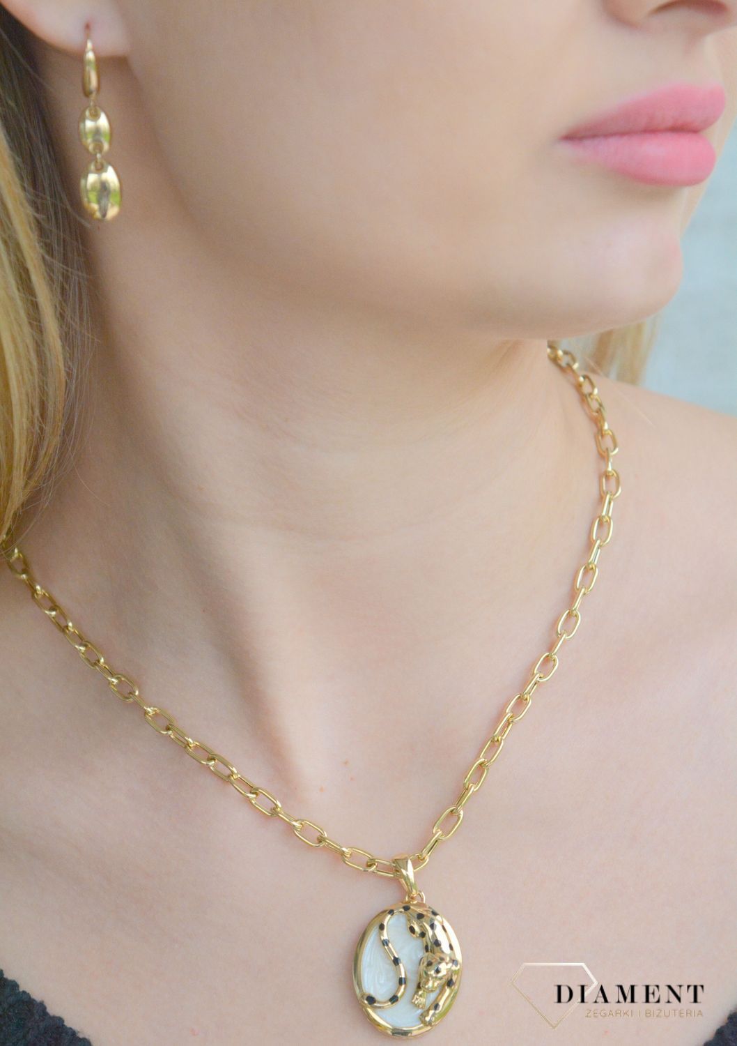 Złoty naszyjnik damski 585 pantera na owalnej masie perłowej CPL375 (2).jpg