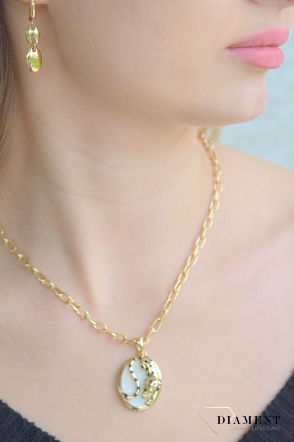 Złoty naszyjnik damski 585 pantera na owalnej masie perłowej CPL375 (2).jpg