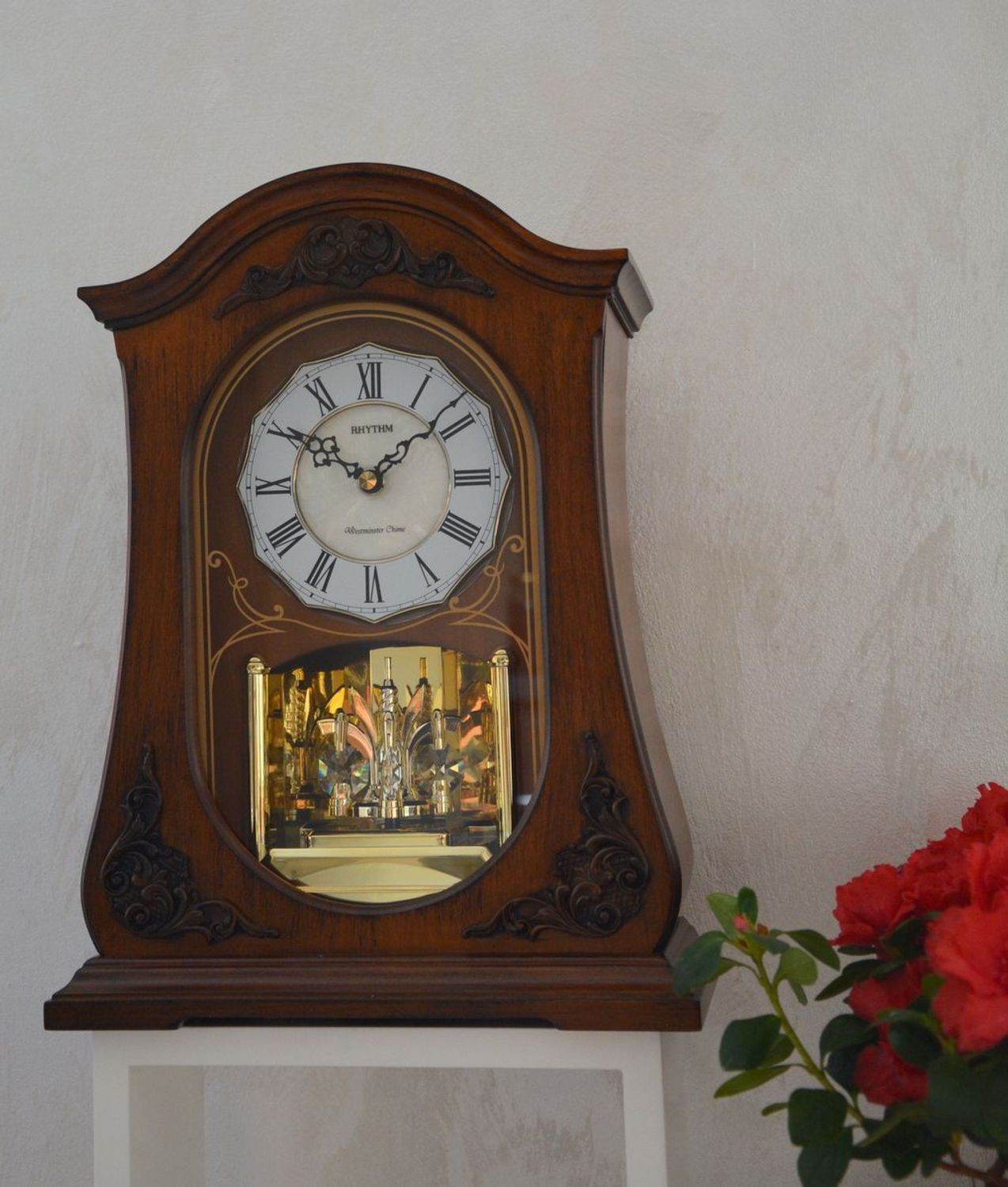 Zegar drewniany kominkowy Rhythm CRH165NR06. Zegar kominkowy w wytrzymalej drewnianej obudowie. Zegar kominkowy w kolorze orzecha. ✓Zegary kominkowe  (7).JPG