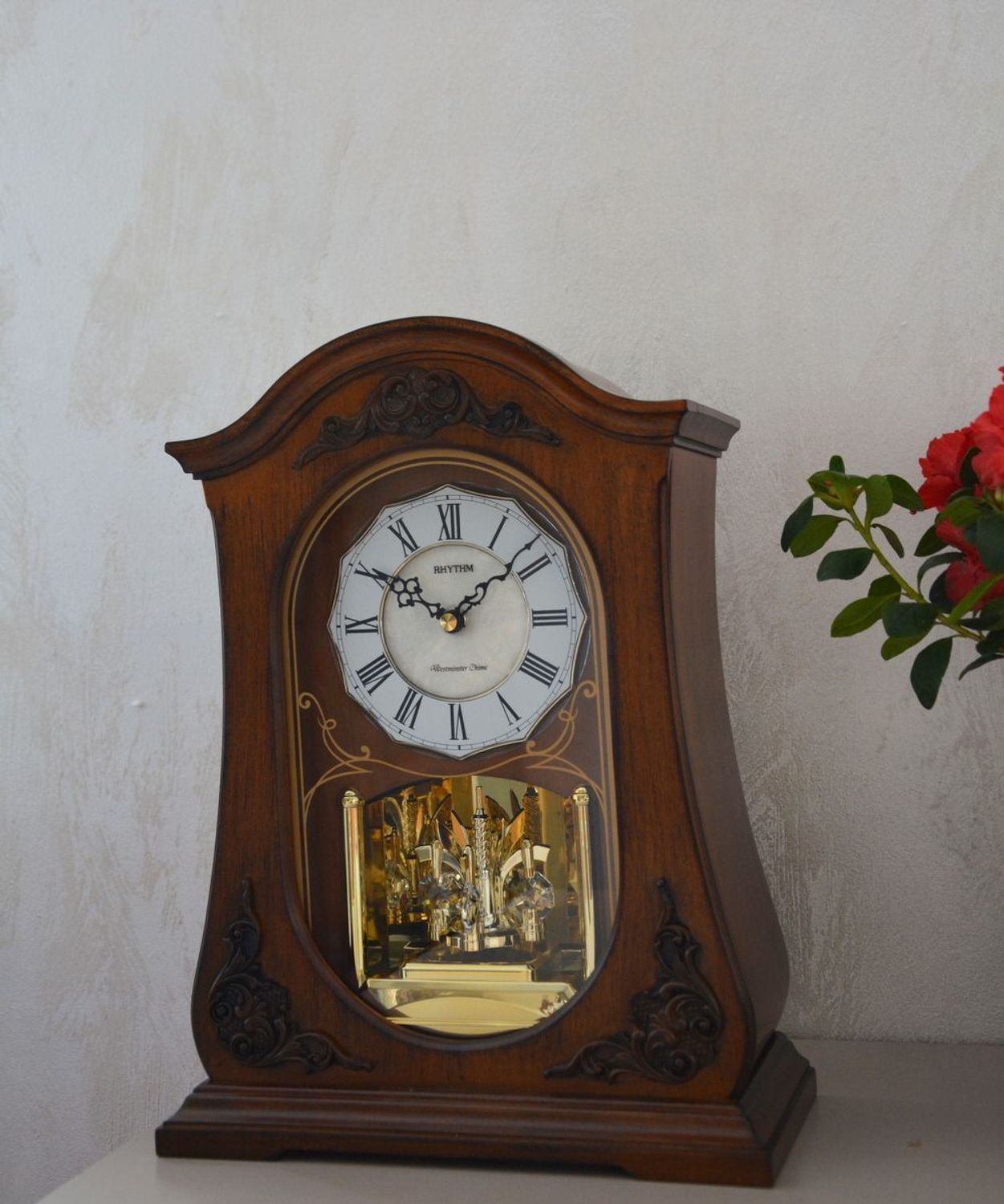 Zegar drewniany kominkowy Rhythm CRH165NR06. Zegar kominkowy w wytrzymalej drewnianej obudowie. Zegar kominkowy w kolorze orzecha. ✓Zegary kominkowe  (7).JPG