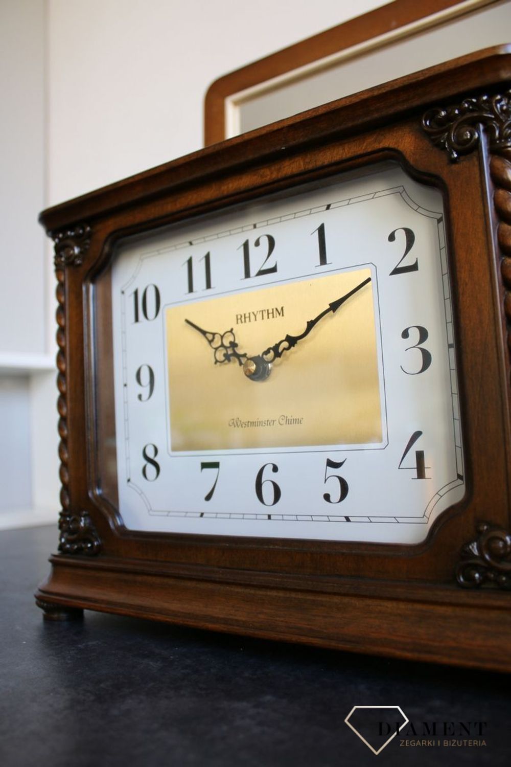 Zegar kominkowy Rhythm drewniany szkatułka na biżuterię i zegarki CRH224NR06. Zegar kominkowy schowek na pieniążki wyposażony jest w kwarcowy mechanizm, zasilany za pomocą baterii. Schowek na pieniądze, zegar (3).JPG