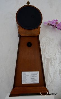 Efektowny zegar kominkowy drewniany RHYTHM Orzech CRJ749NR06 🕰  Zegar kominkowy wykonany z wytrzymałego materiału jakim jest drewno w barwie orzecha (1).JPG