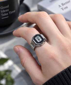 Casio CRW-001-1ER Ring Watch 50th Anniversary – zegarek pierścieńd (1).jpg