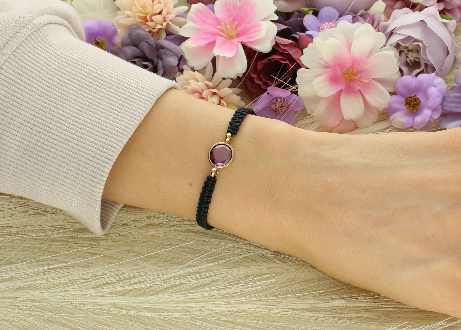 Bransoletka złota na sznureczku czarna ametyst pr 333, CSB03FB Bransoleta złota z czarnym sznurkiem to bardzo modny, nowoczesny akcent dla kobiet lubiących podkreślać swoją indywidualność1.jpg