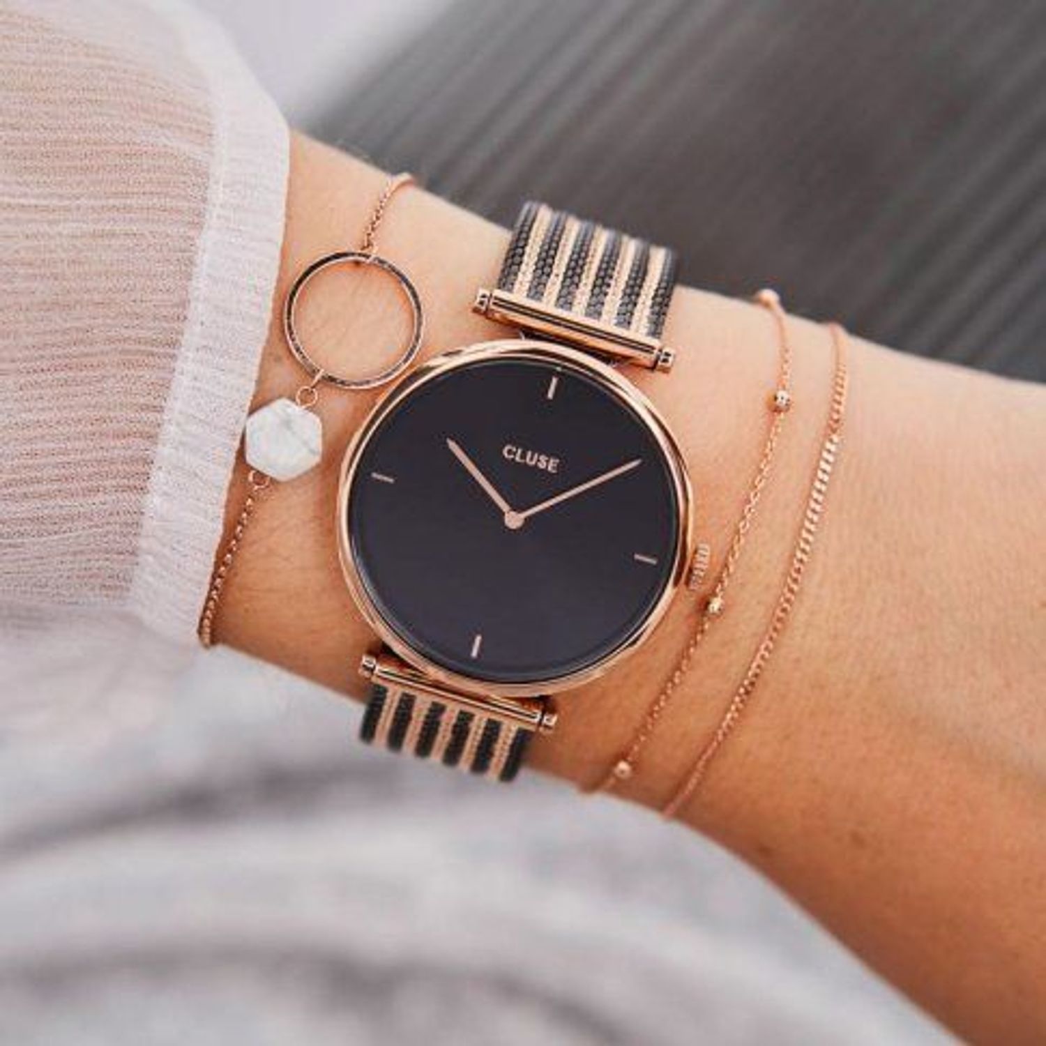 Zegarek damski CLUSE Triomphe Mesh Bicolour Rose Gold Black CW0101208005 (1).jpg