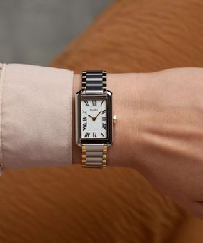 Elegancki zegarek damski Cluse Belisenna CW15003 z kopertą i bransoletą ze stali szlachetnej w kolorze srebrno-złotym. Wodoszczelność do 50 m, mechanizm kwarcowy, mineralne szkło.3.jpg