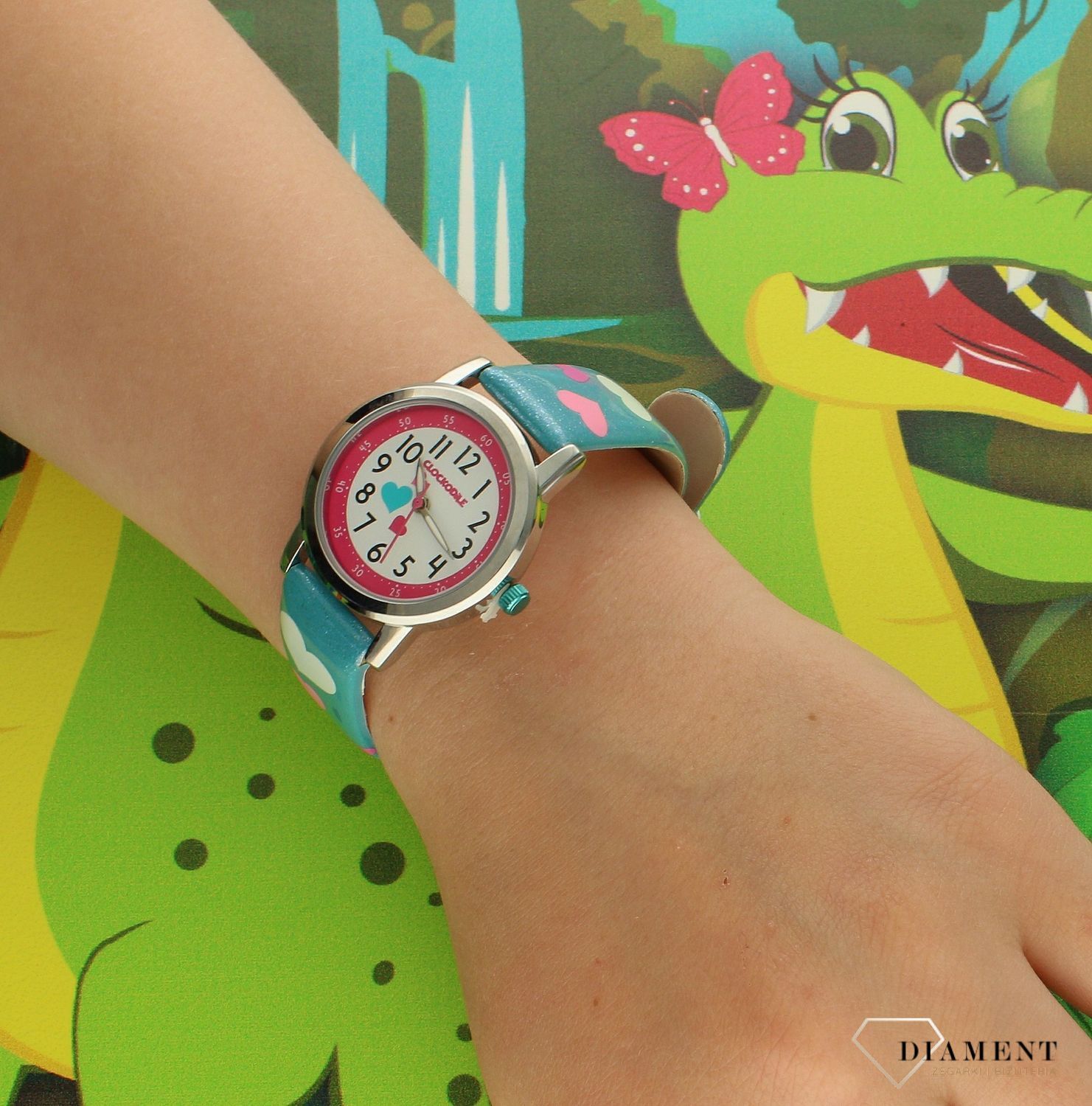 Zegarek dziecięcy dla dziewczynki 'Niebieski brokatowy z serduszkami' CWG5063. Zegarek dla dziecka LAVVU CLOCKODILE CWG5063 czerwony w serduszka na baterię. Zegarek dla dziecka. Dziecięcy pierwszy zegarek. Zegarek do łatwego odczy (4).jpg