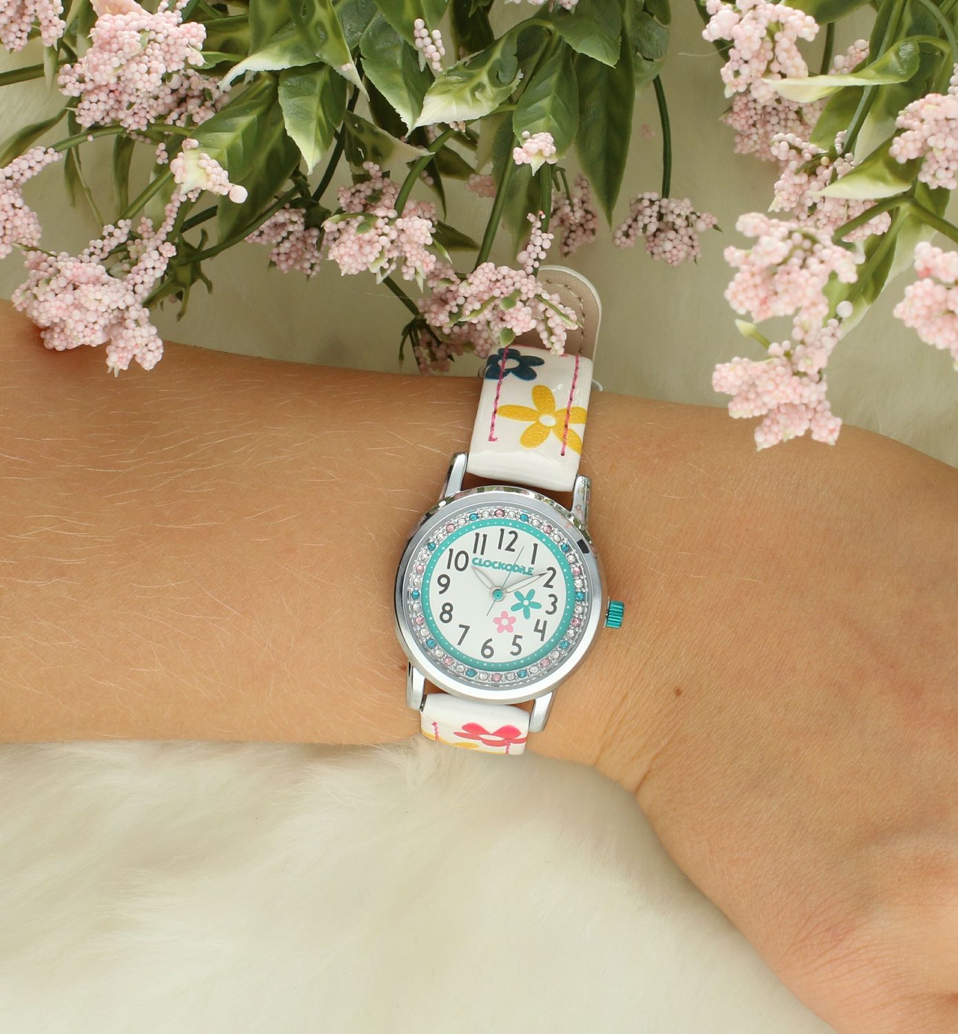 Zegarek dziecięcy CLOCKODILE CWG5202 dla dziewczynki. Zegarek dla dziecka LAVVU CLOCKODILE CWG5202 wyposażony jest w kwarcowy mechanizm, zasilany za pomocą baterii. Posiada bardzo wysoką dokładność mierzenia czasu.jpg