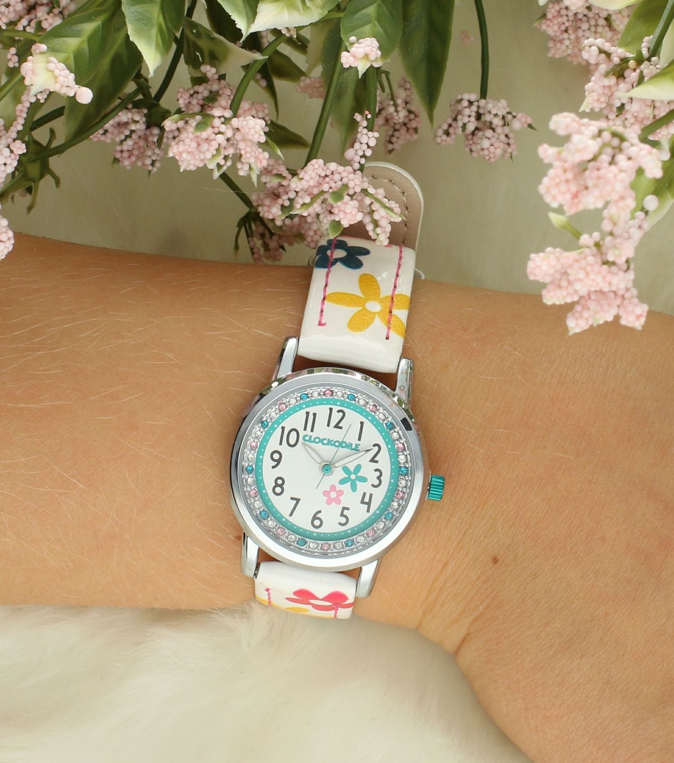 Zegarek dziecięcy CLOCKODILE CWG5202 dla dziewczynki. Zegarek dla dziecka LAVVU CLOCKODILE CWG5202 wyposażony jest w kwarcowy mechanizm, zasilany za pomocą baterii. Posiada bardzo wysoką dokładność mierzenia czasu.jpg