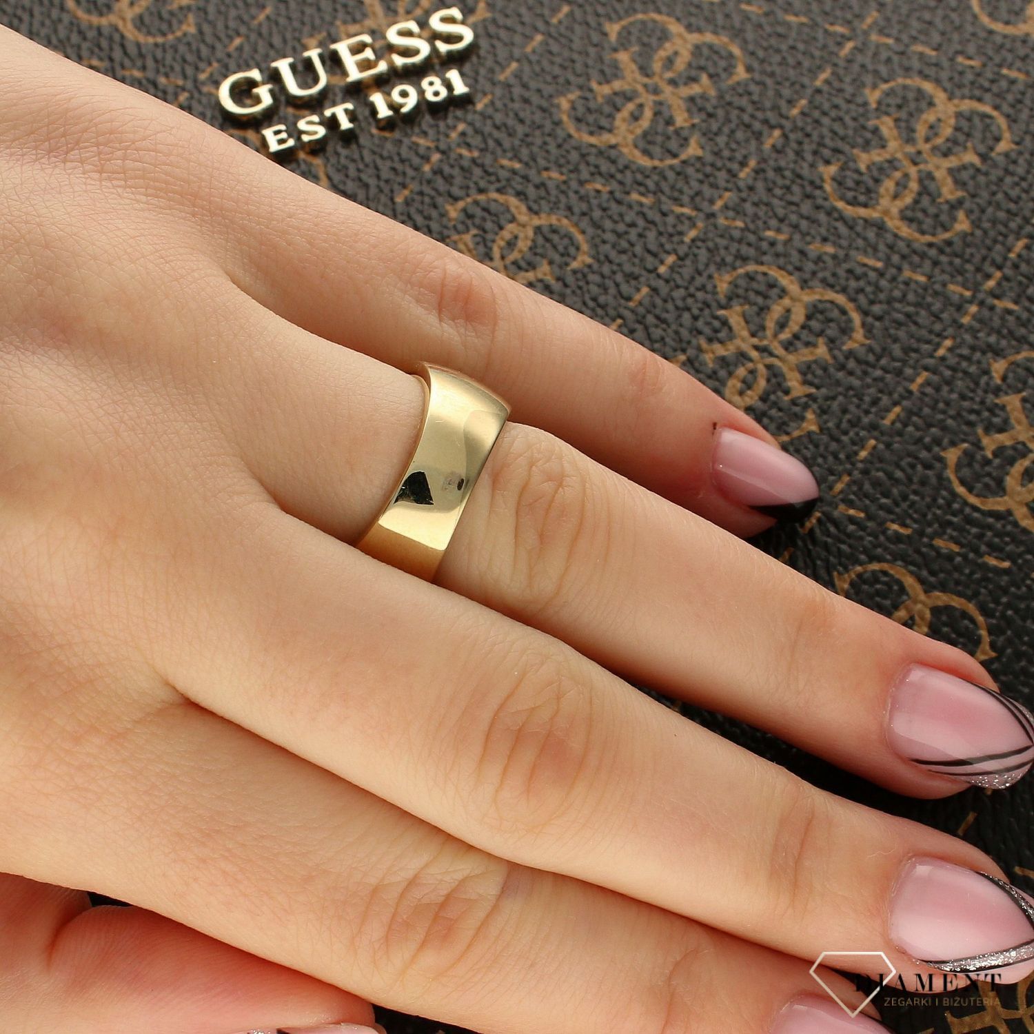 Złoty pierścionek 'Ornamentowe kwiaty'.jpg