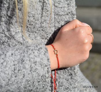 Bransoletka z motywem serca, podkreślająca więź, łączącą mamę i córkę. Wyjątkowy symbol miłości (1).JPG