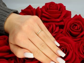 Pierścionek damski obrączka wysadzana cyrkoniami próba 585, DBP000000-056 Delikatna i elegancka obrączka damska wykonana z żółtego złota próby 585, to doskonały wybór dla kobiet ceniących2.jpg