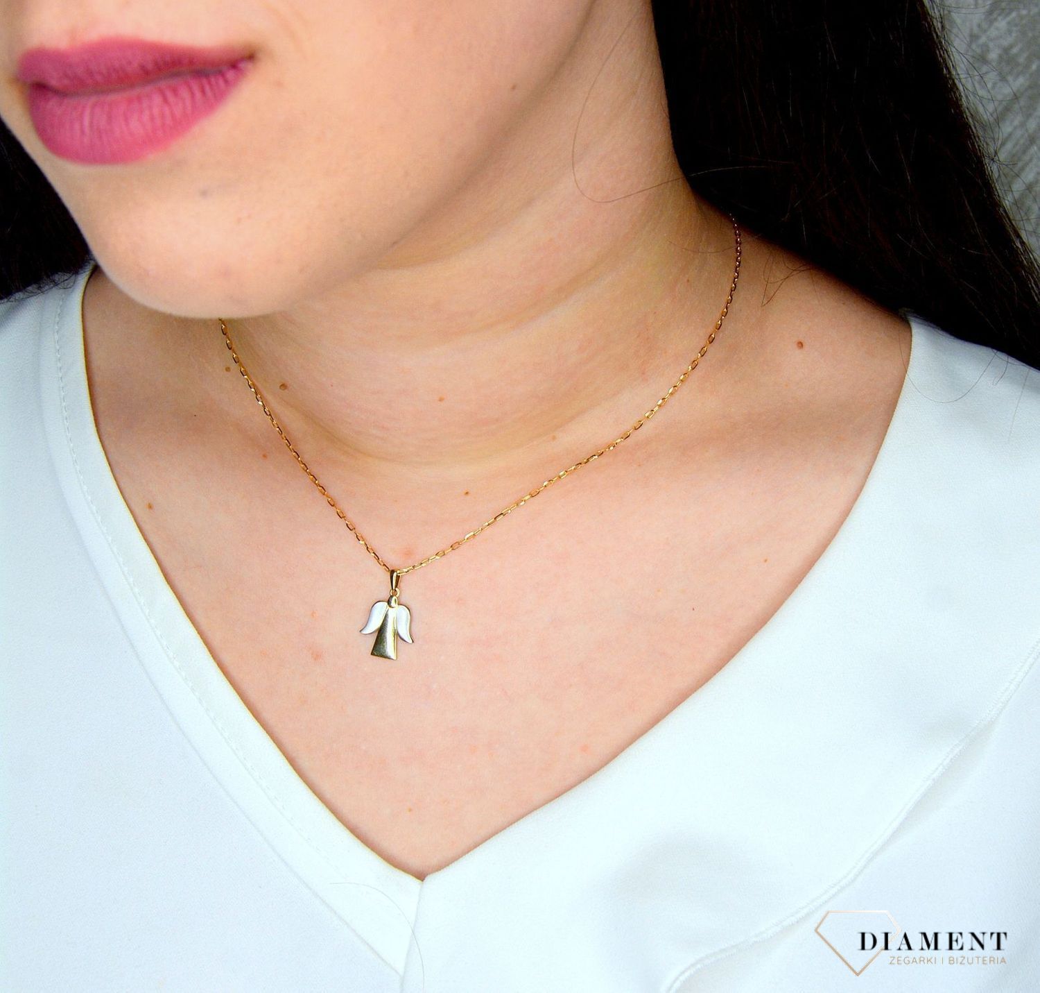 Złota zawieszka 333 aniołek ze skrzydełkami z białego złota DBZ000000-012.jpg