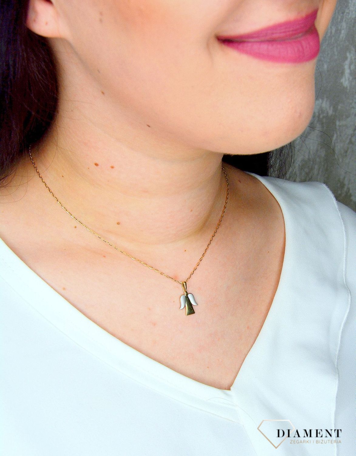 Złota zawieszka 333 aniołek ze skrzydełkami z białego złota DBZ000000-012.jpg