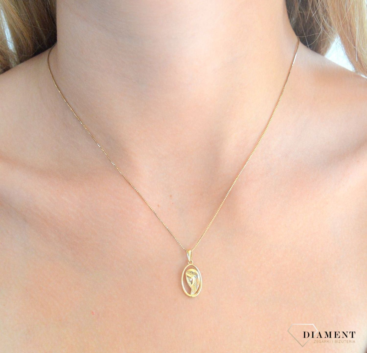 Złota zawieszka 585 medalik z wizerunkiem Matki Boskiej DBZ000000-021.jpg