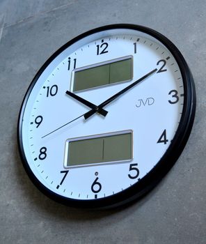 Zegar ścienny z termometrem, wilgotnościomierz, czujnik światła JVD DH239.2 32 cm. Czytelny okrągły podświetlany zegar ścienny z datownikiem (1).JPG