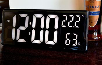 Zegar cyfrowy LCD JVD termometrem i higrometrem Białe cyfry DH308.3. ⏰ Alarm ⏰ Data ⏰ Termometr ⏰ Higrometr ⏰ Czujnik oświetlenia  (2).JPG