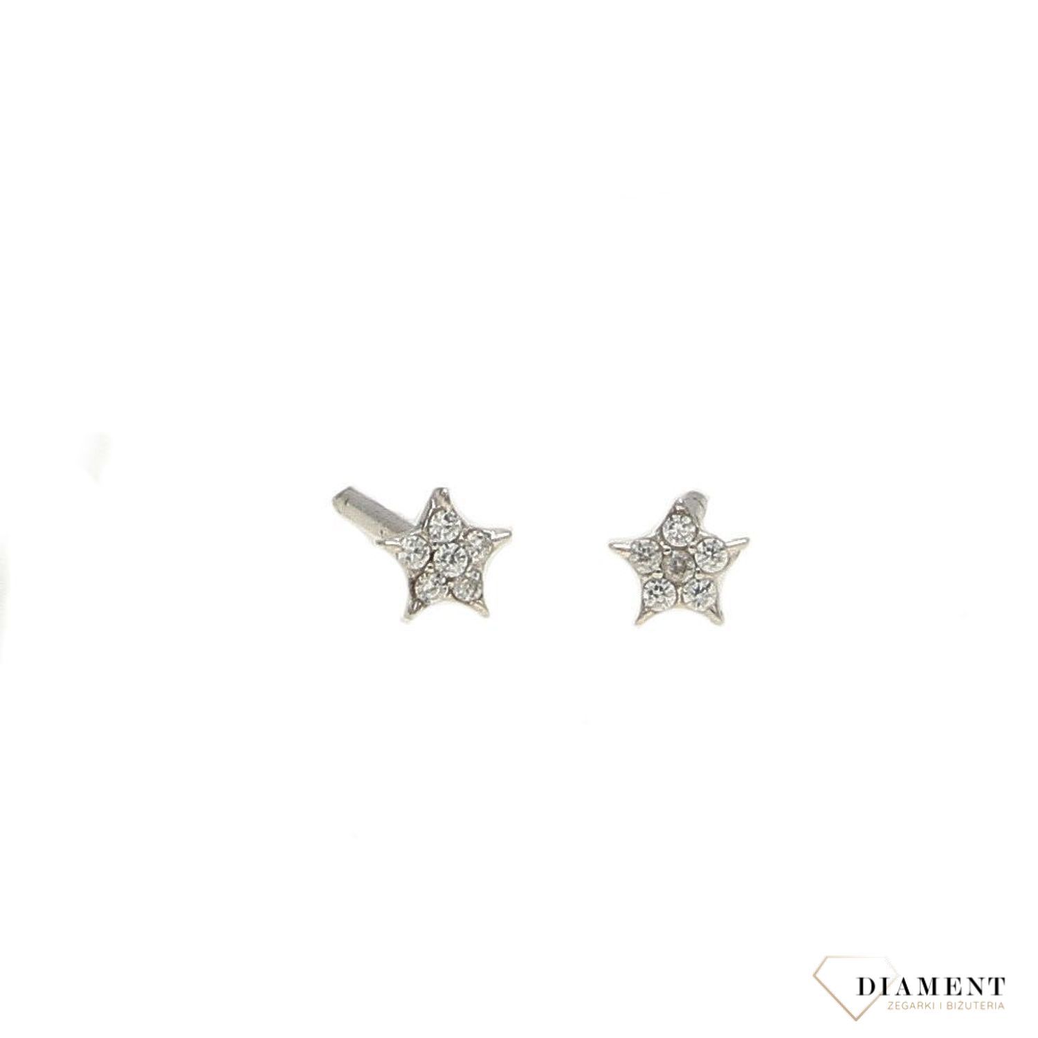 Kolczyki srebrne gwiazdeczki DHKZ0134 z cyrkonią.jpg