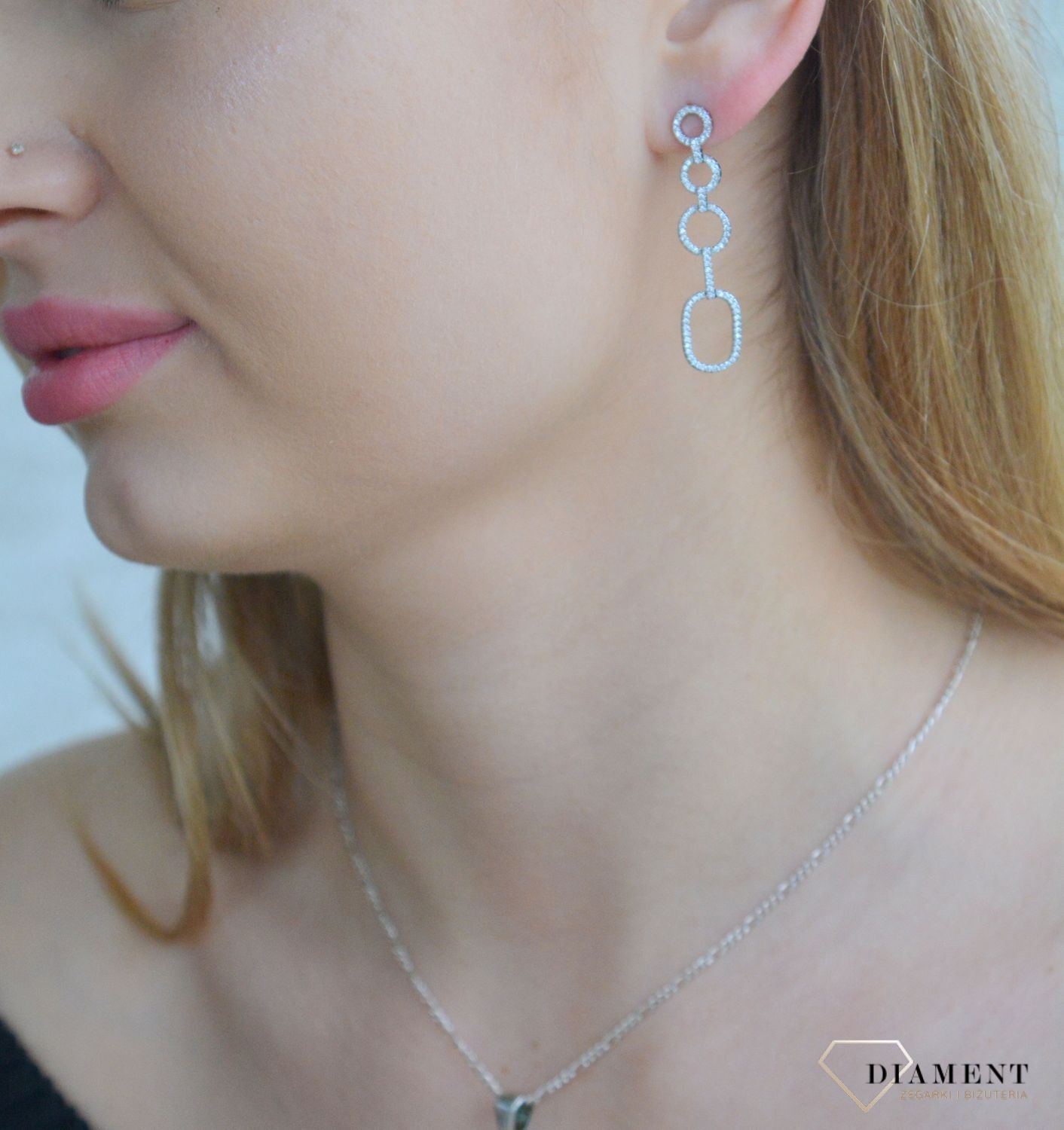 Srebrne kolczyki damskie 925 wiszące z cyrkoniami DIA-11268-925.jpg