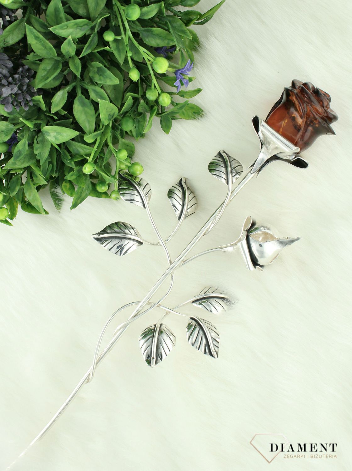 Srebrna róża z bursztynu bałtyckiego na prezent 25,5 cm DIA-11367-RÓŻA-925. Srebrna róża z bursztynem to idealny prezent na wszelkie okazje, zaręczyny, złote gody, obchody, lecie, urodziny, rocznice oraz dekorację do wazonu. Srebrny Kw.jpg