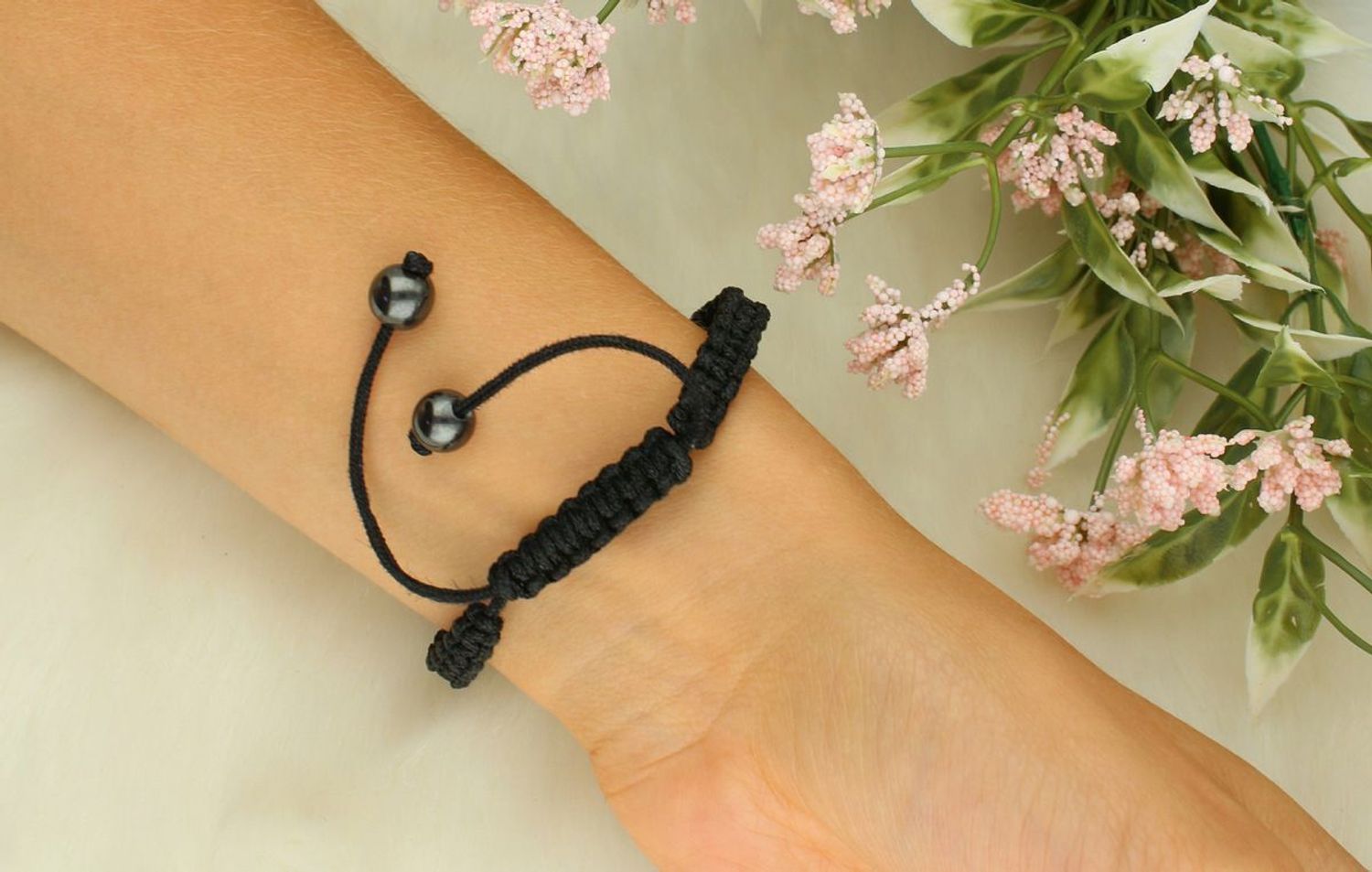 Regulowana Bransoletka na Czarnym Sznurku z Cyrkoniami  Uniwersalny Rozmiar od 15 cm,,,.jpg