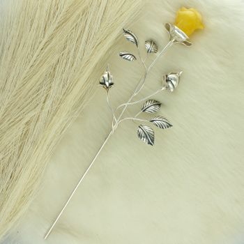 Duża srebrna róża z bursztynu bałtyckiego na prezent 26 cm.jpg