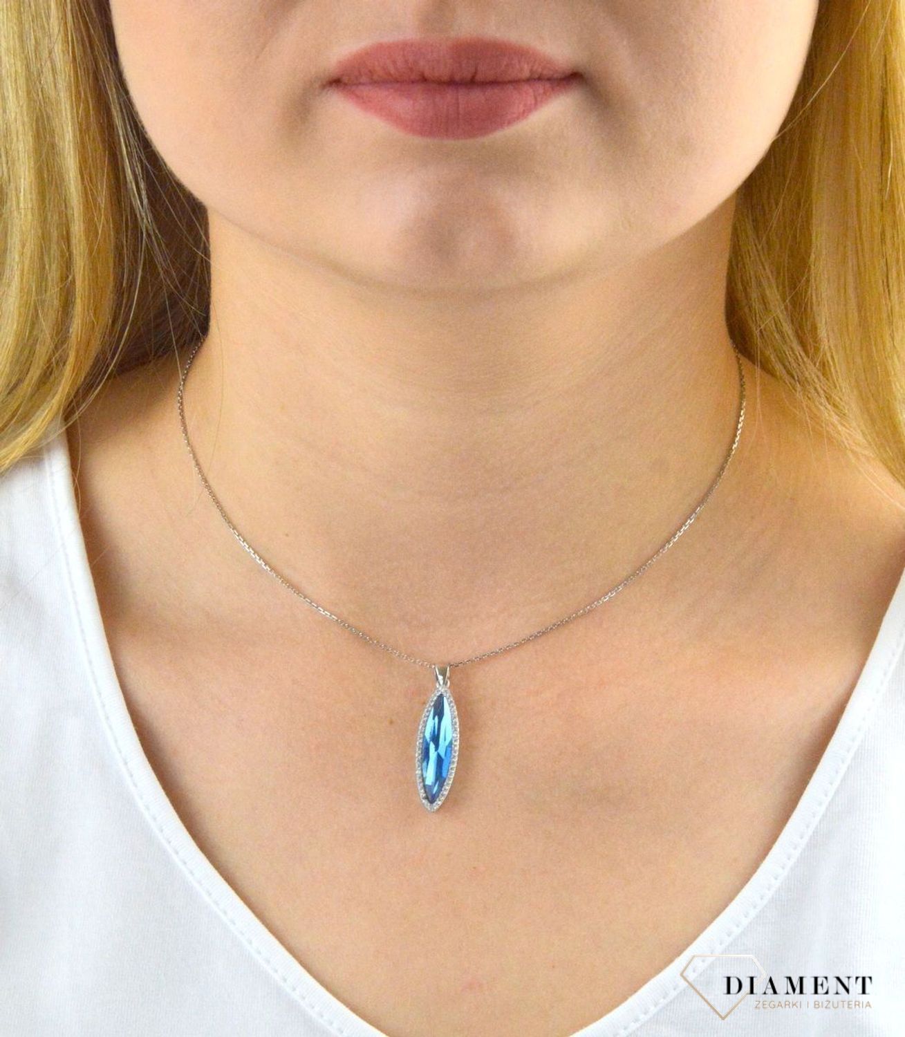 Zawieszka srebrna z niebieską cyrkonią DIA-6081-925. Zawieszka srebrna łezka. Zawieszka srebrna z cyrkoniami. Zawieszka idealna na prezent. Zawieszka na każdą okazję..jpg