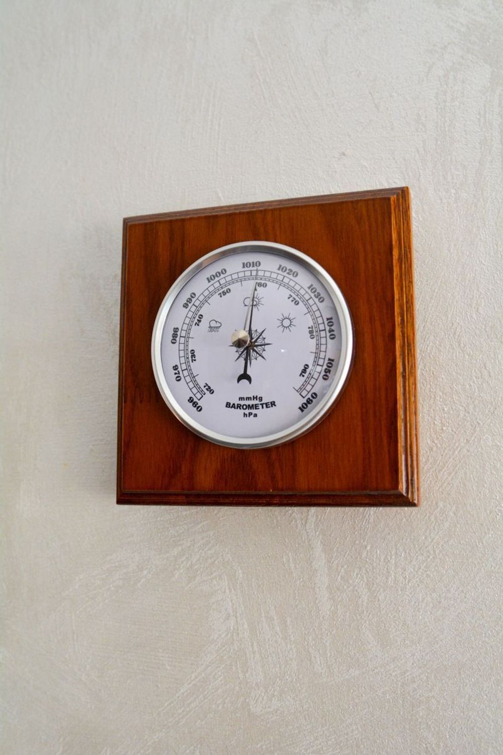 Drewniana stacja pogody Barometr JVD BA230.11.jpg