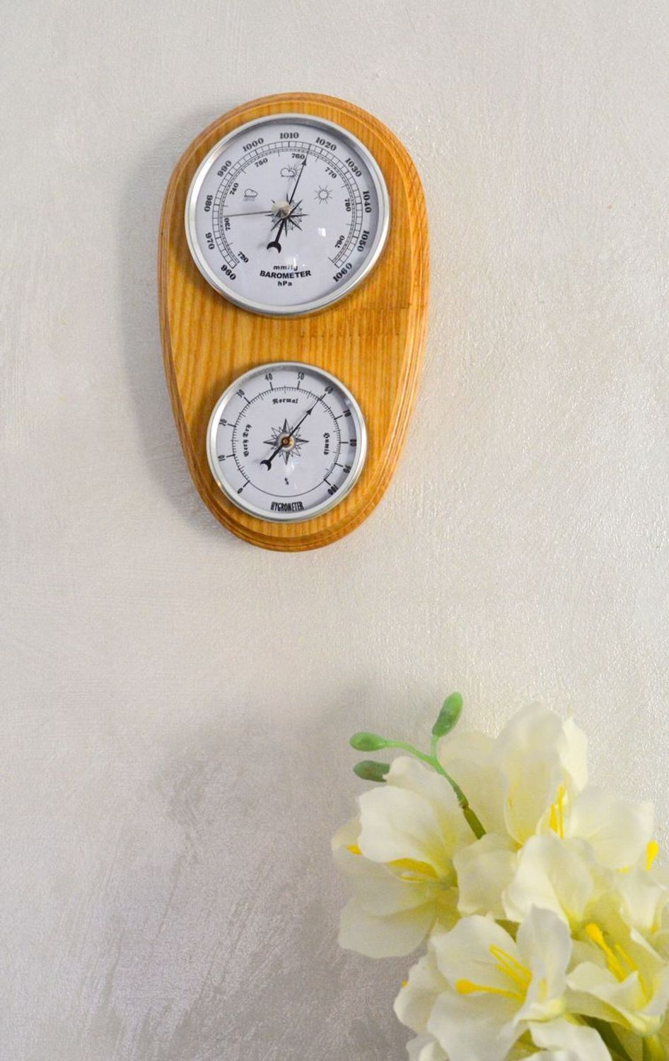 Drewniana stacja pogody Barometr JVD BA231.68.  Stacja pogody barometr. Drewniany barometr ścienny. Wiszący barometr na ścianę. Barometr ścienny drewniany..jpg