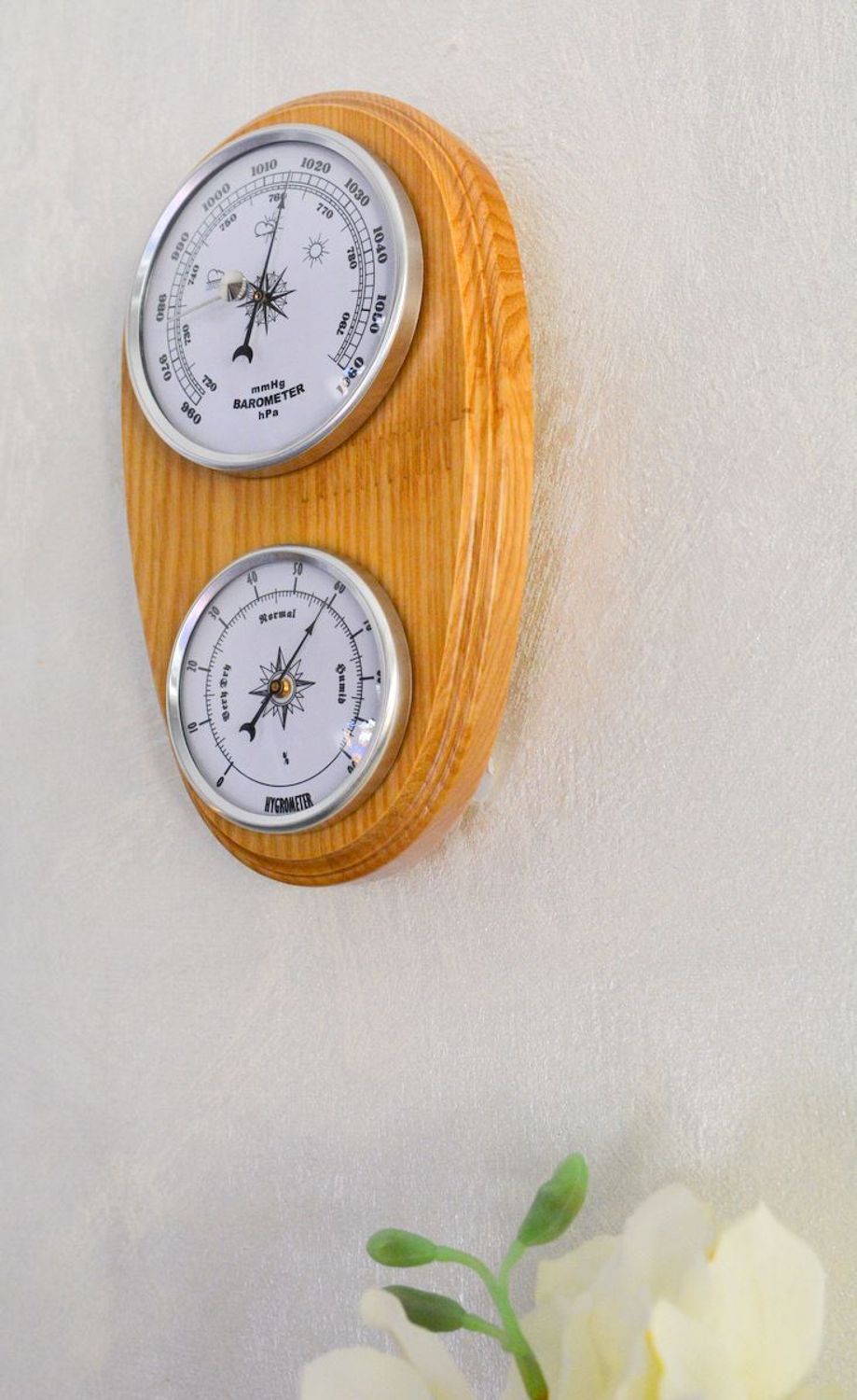 Drewniana stacja pogody Barometr JVD BA231.68.  Stacja pogody barometr. Drewniany barometr ścienny. Wiszący barometr na ścianę. Barometr ścienny drewniany..jpg