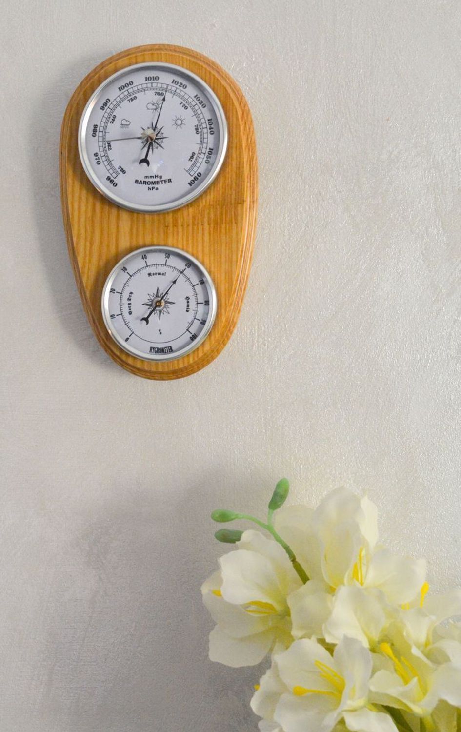 Drewniana stacja pogody Barometr JVD BA231.68.  Stacja pogody barometr. Drewniany barometr ścienny. Wiszący barometr na ścianę. Barometr ścienny drewniany..jpg