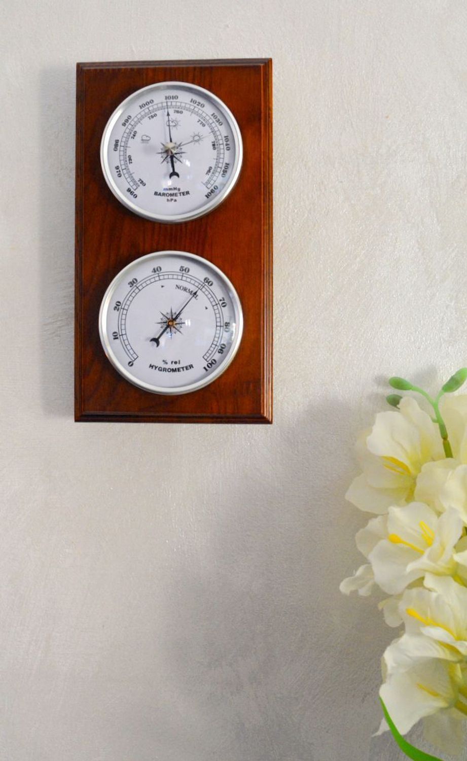 Drewniana stacja pogody Barometr JVD BA232.11. Stacja pogody barometr. Drewniany barometr ścienny. Wiszący barometr na ścianę. Barometr ścienny drewniany..jpg