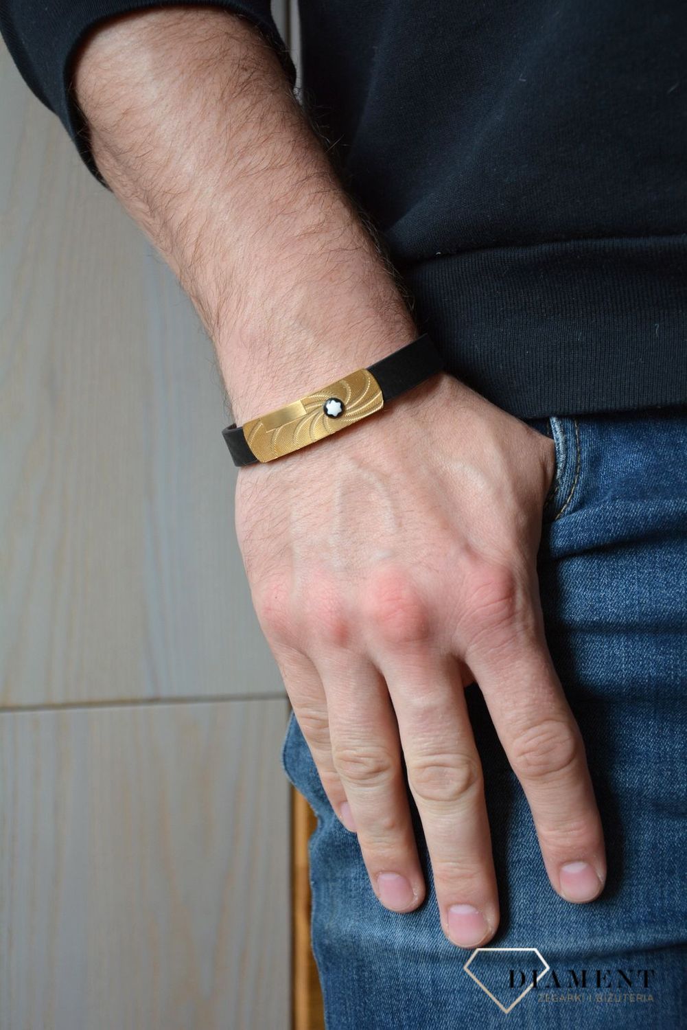 Skórzana bransoletka męska czarna z blaszką złotąd.jpg
