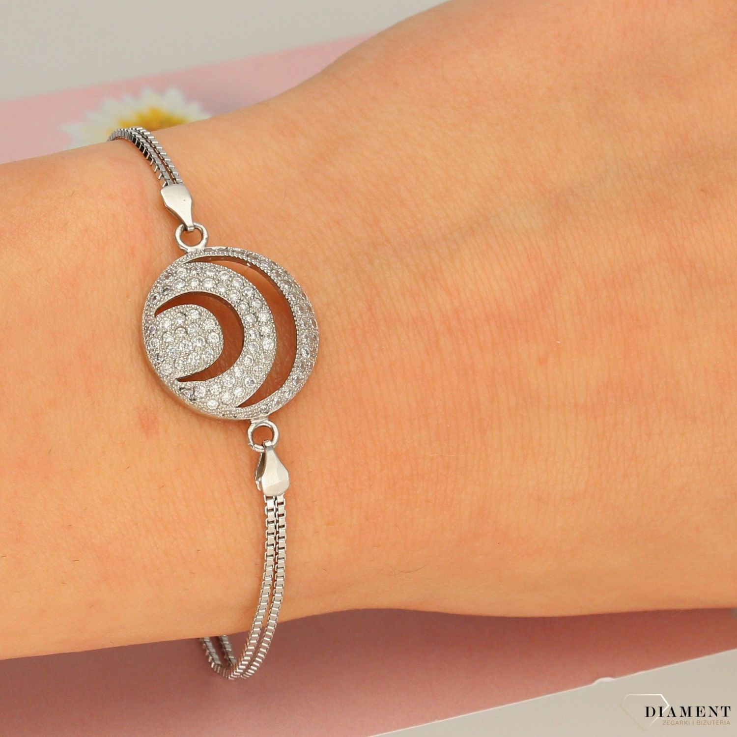 Srebrna bransoletka z ciekawym wzorem z cyrkonią  (1).jpg