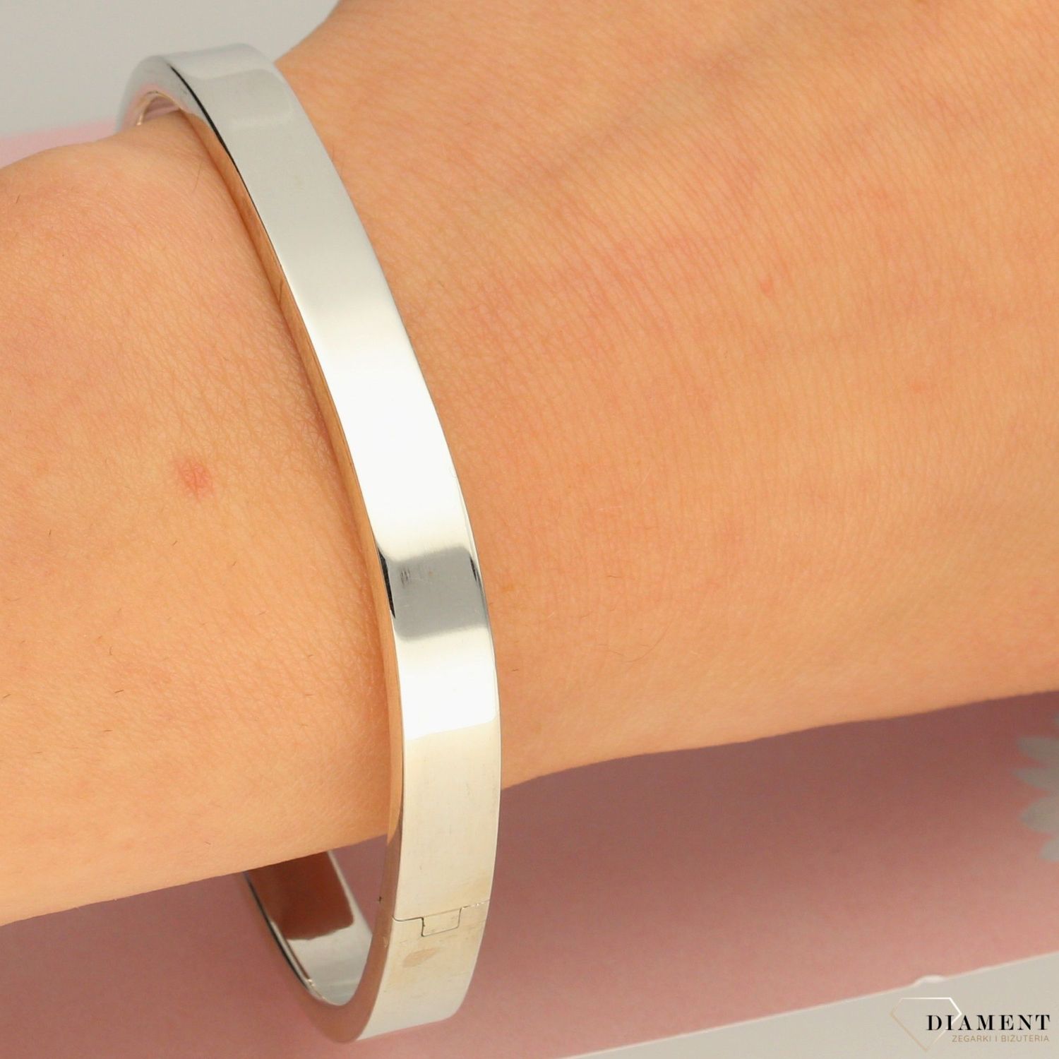 Bransoletka srebrna gładka sztywna zapinana  (2).jpg