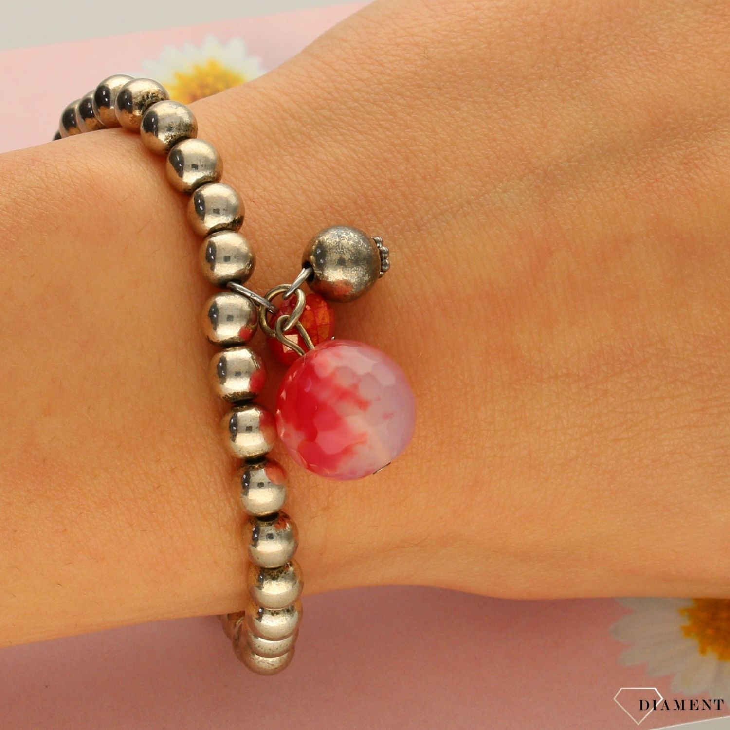 Bransoletka damska koraliki z fasetowaną zawieszką DIA-BRA-0169-MET (1).jpg