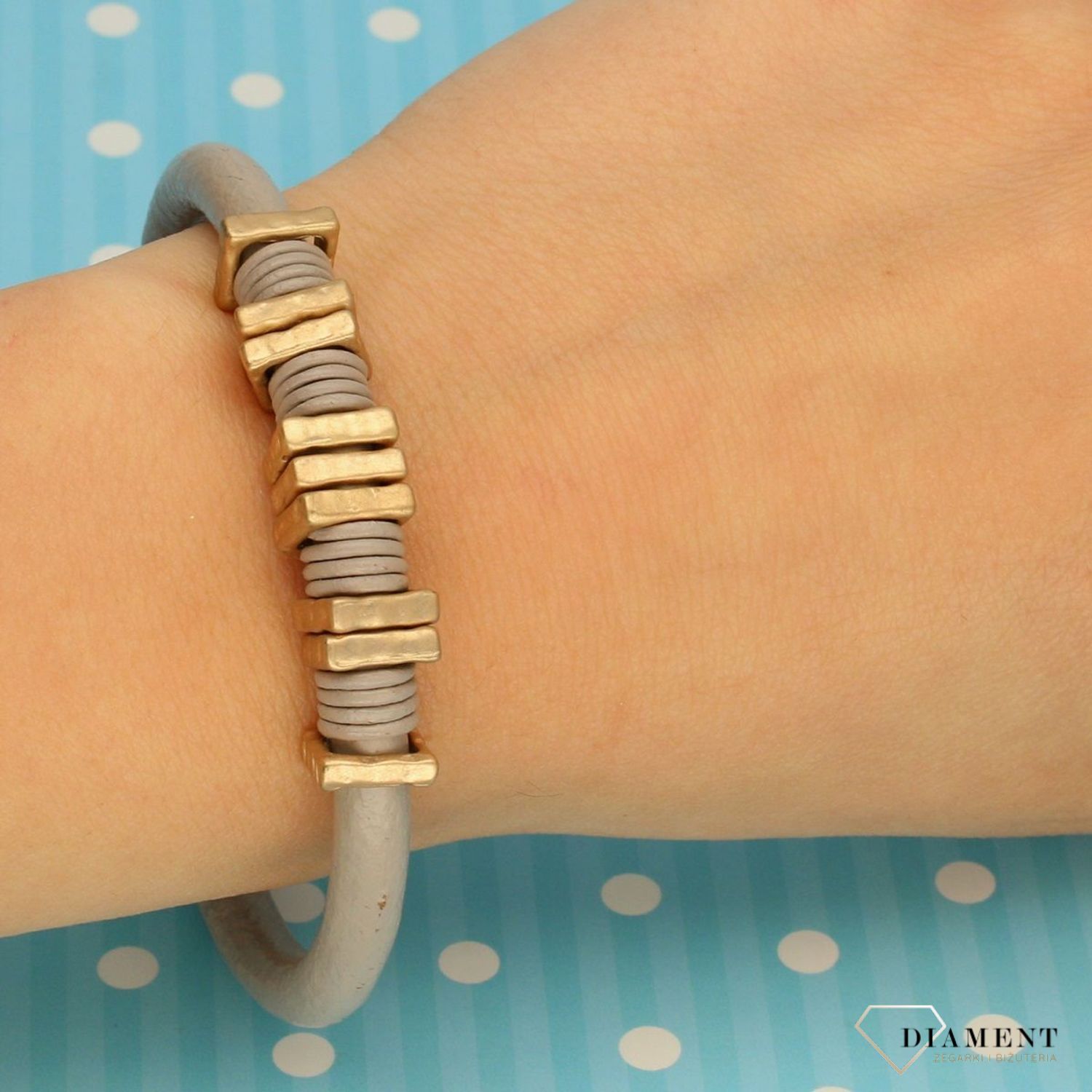 Bransoletka damska ozdobne elementy w kolorze złotym DIA-BRA-0205-INNE (1).jpg