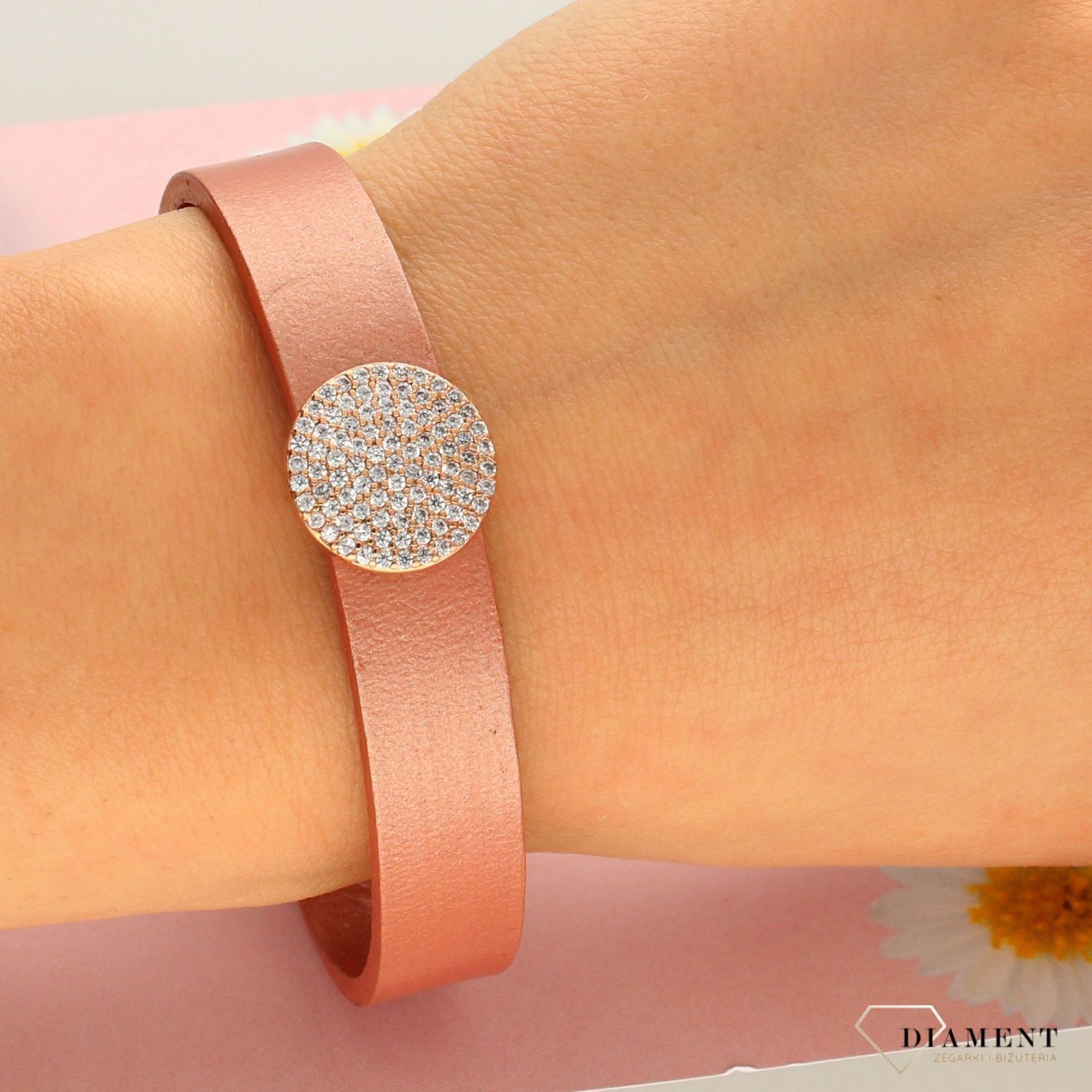 Bransoletka damska pasek w kolorze łososiowym DIA-BRA-0240-INNE (1).jpg