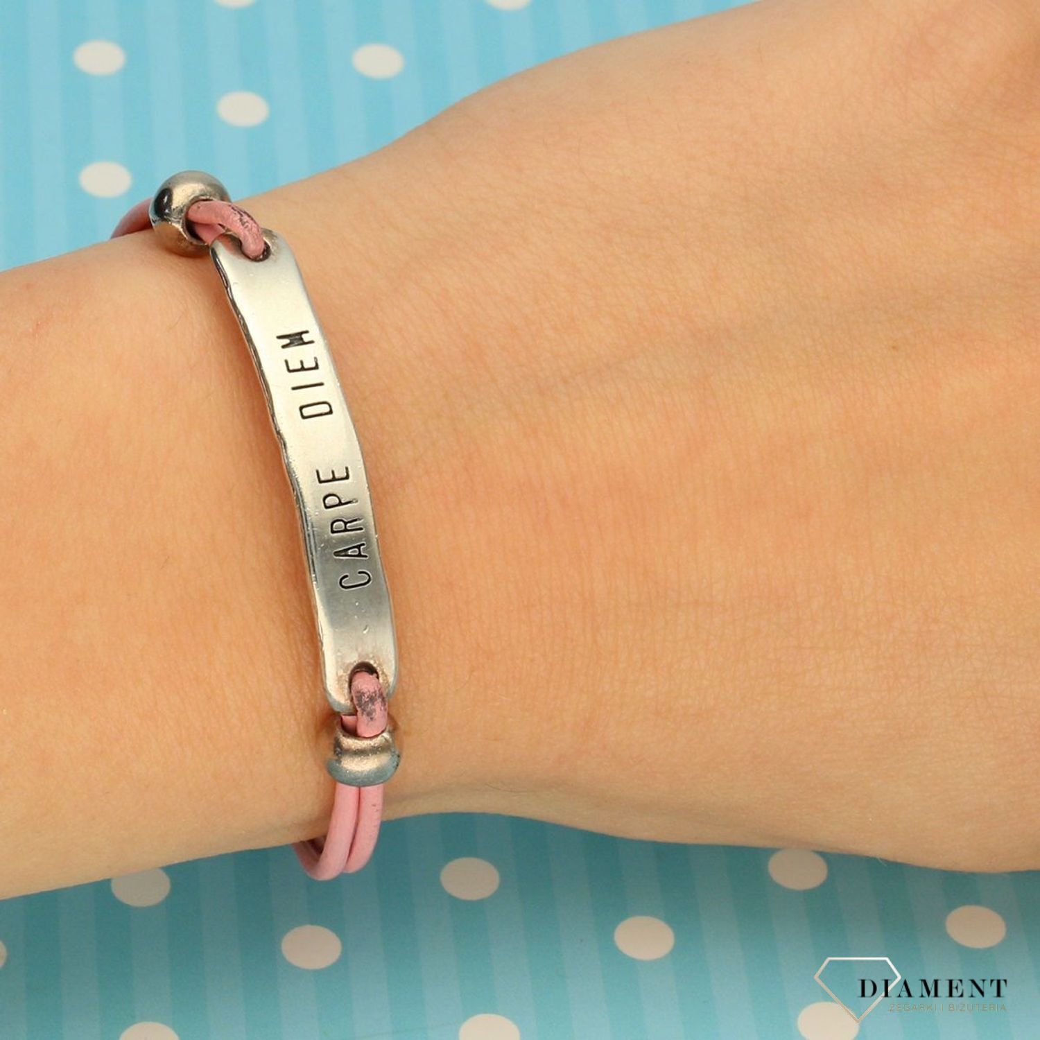 Bransoletka z blaszką 'Chwytaj dzień ' DIA-BRA-0248-MET (1).jpg