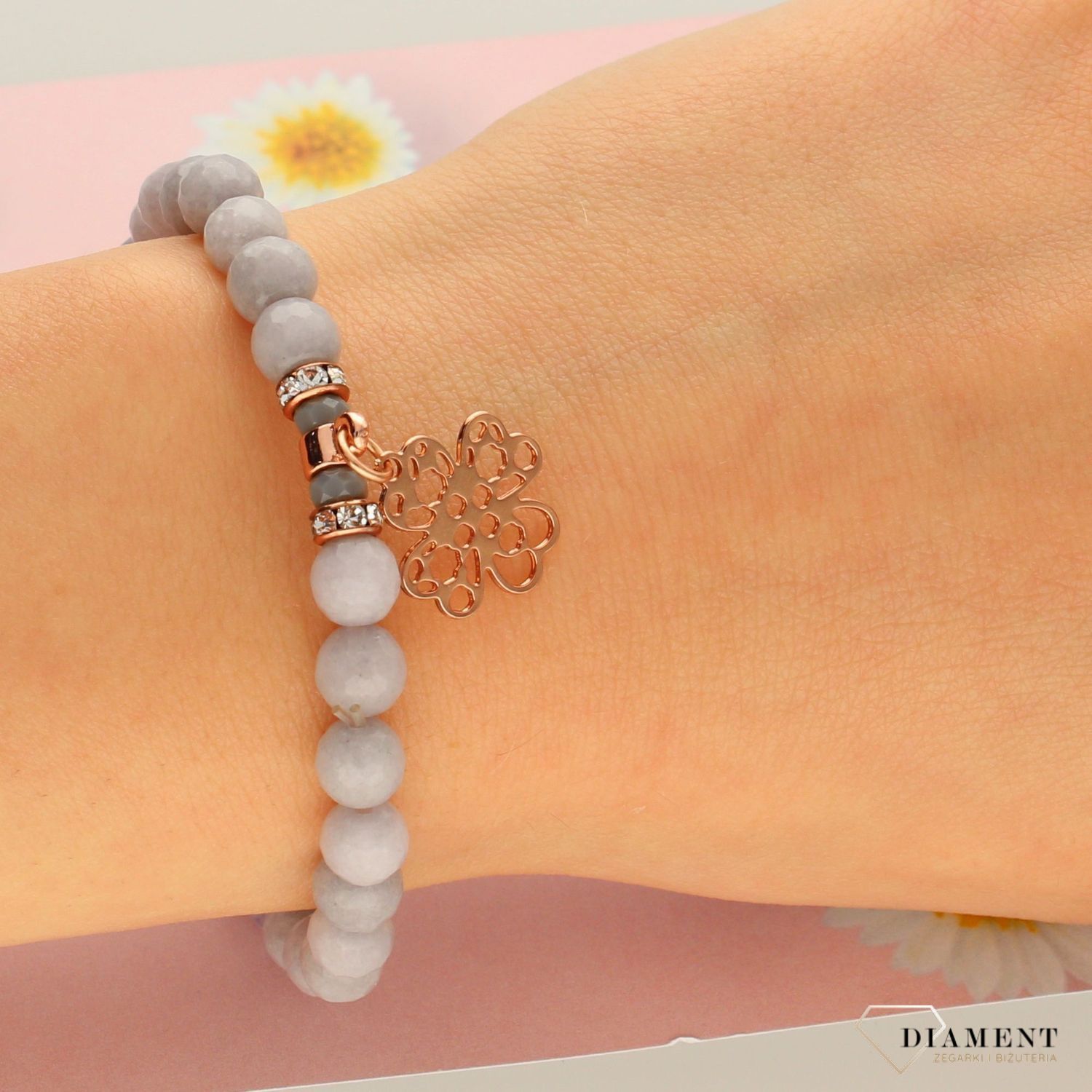 Bransoletka na gumce z szarych koralików BY DZIUBEKA DIA-BRA-0271-INNE (1).jpg