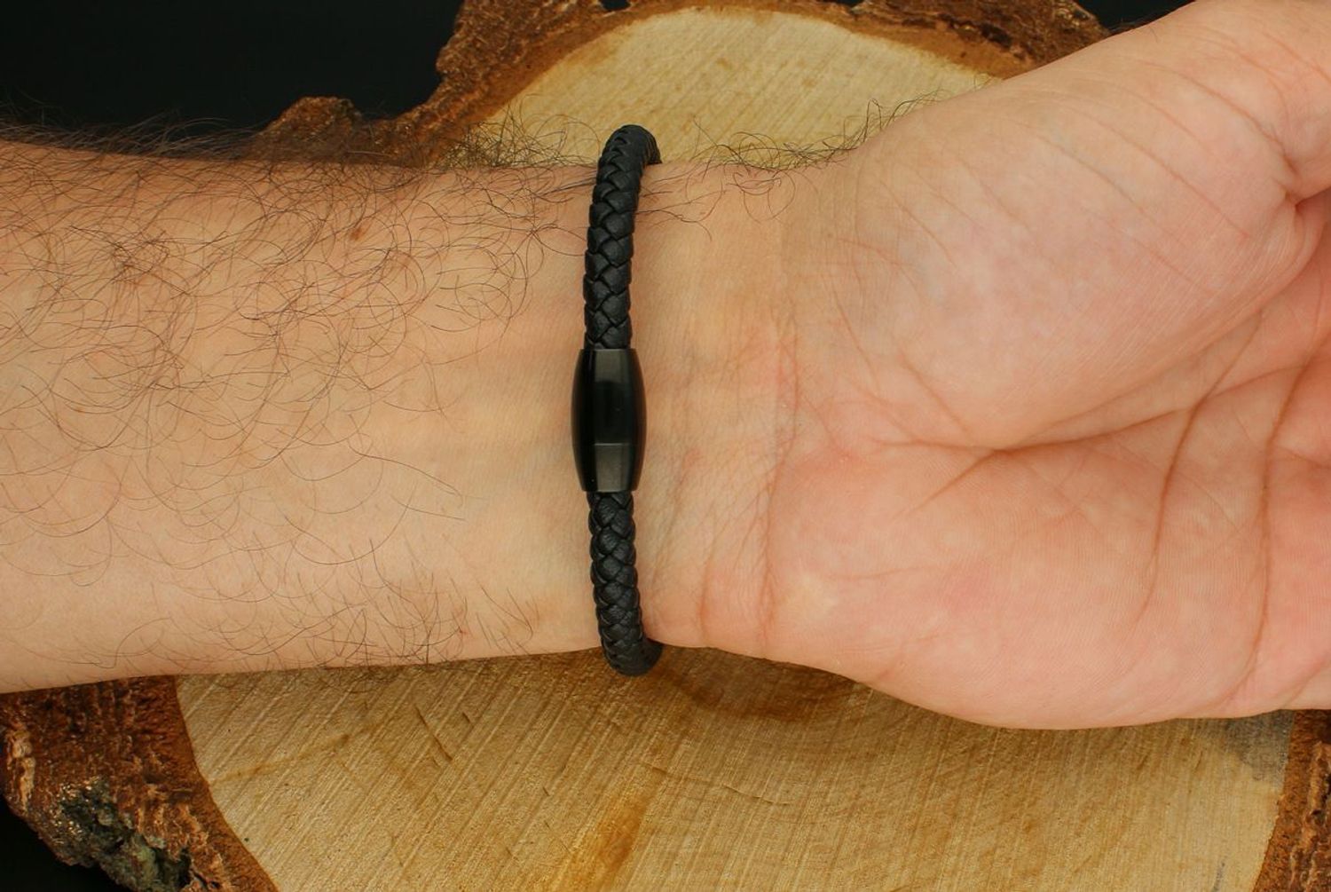 Bransoletka damska skórzana pleciona czarna z ozdobną blaszką DIA-BRA-0281-STAL 21 cm black.jpg